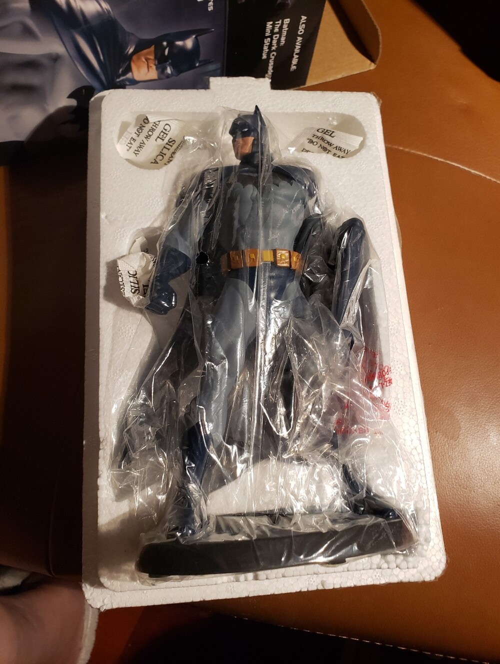 Batman Statue - Picture 8 of 11